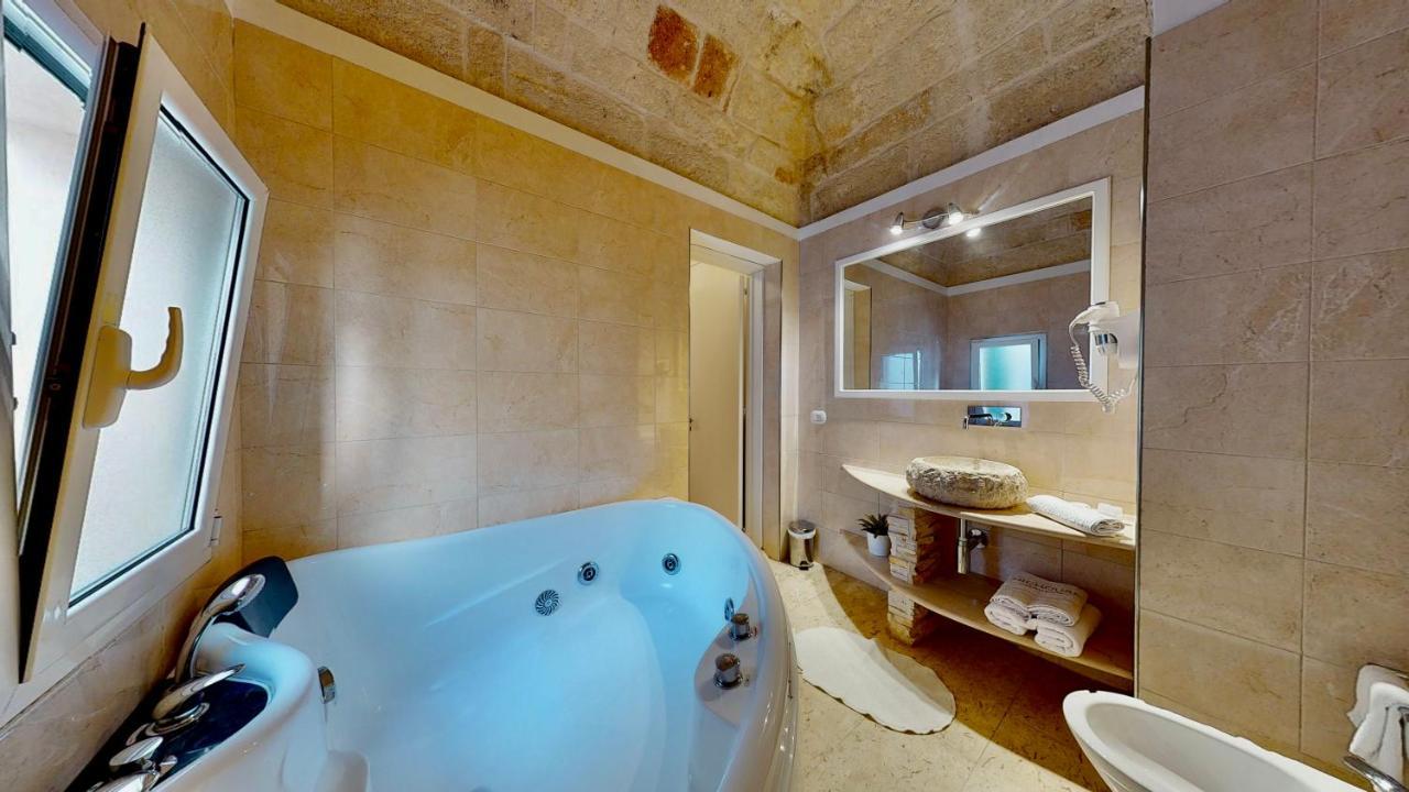 Chichouse Hotel Monopoli Eksteriør billede